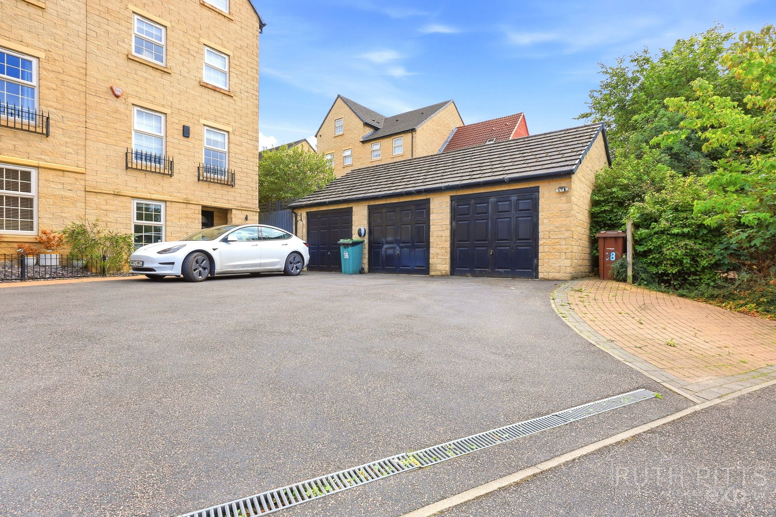 Terraced House for sale in Pontefract, Madison Close, Ackworth, WF7