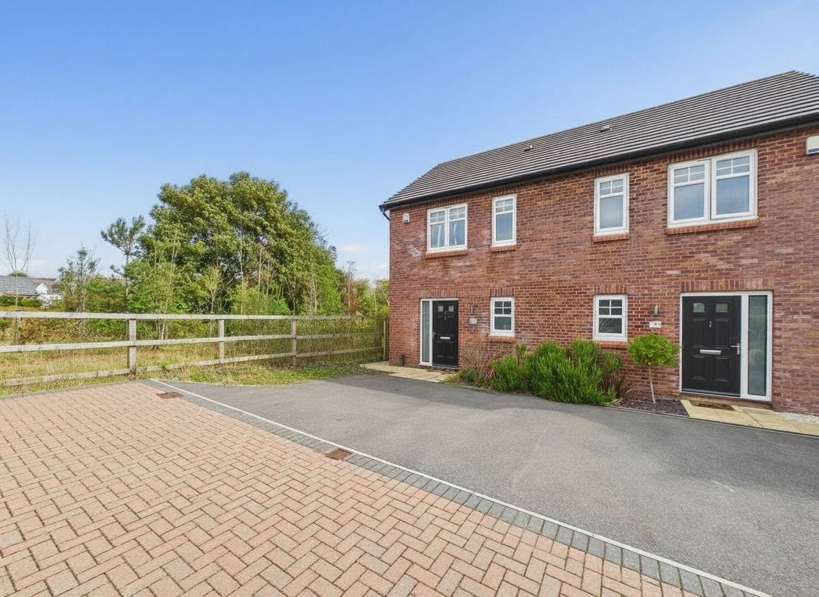 Semi Detached House for sale in Mansfield, Shilling Road, Mansfield, Nottinghamshire, NG18 6AF
