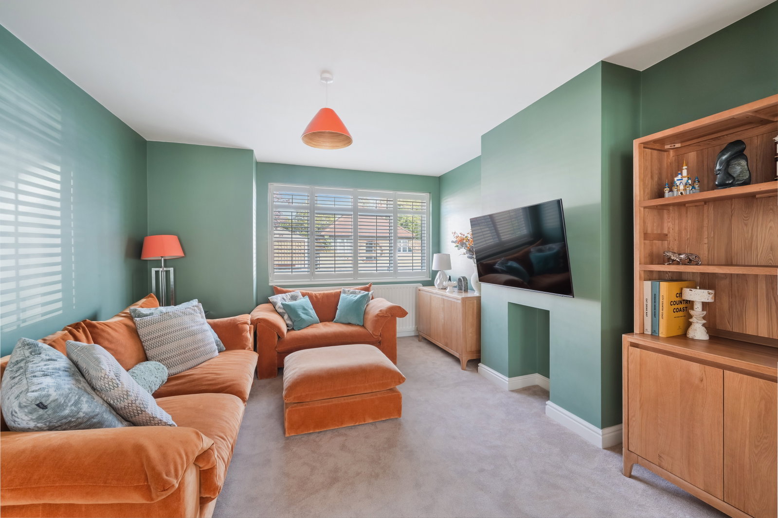 Terraced House for sale in Epsom, Albert Road, Epsom, KT17 4EL, 1006 m²