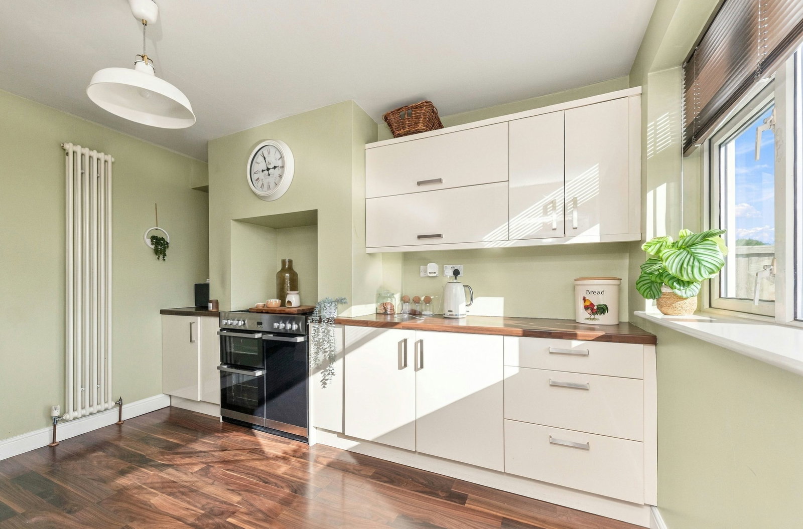 Semi Detached House for sale in Pontefract, Lister Close, Featherstone, Pontefract, WF7 5BT