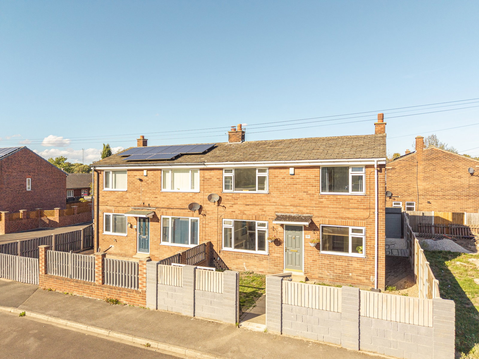 Semi Detached House for sale in Pontefract, Lister Close, Featherstone, Pontefract, WF7 5BT