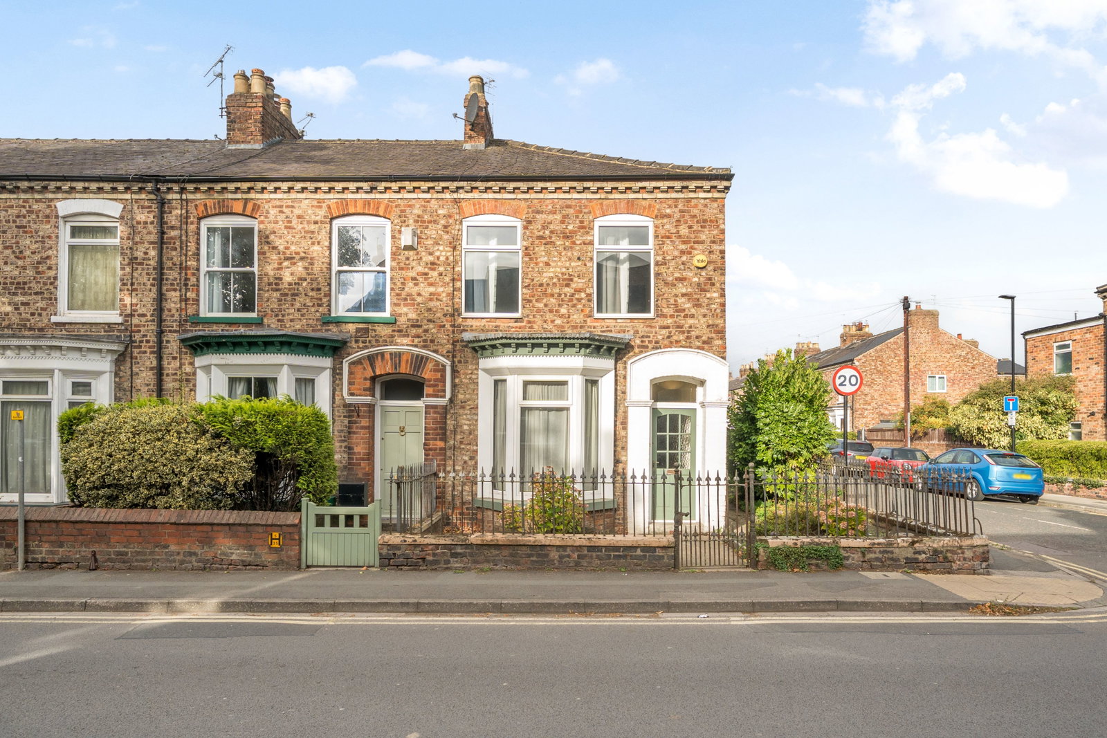 End Of Terrace House for sale in York, Haxby Road, York, YO31 8JS, 1237 m²