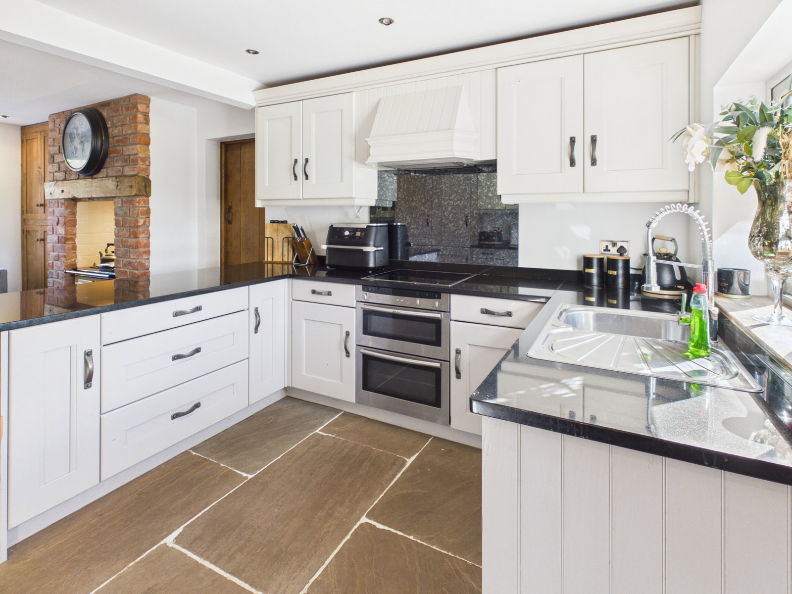 Detached House for sale in Crewe, Broughton Road, Crewe, CW1 4NW