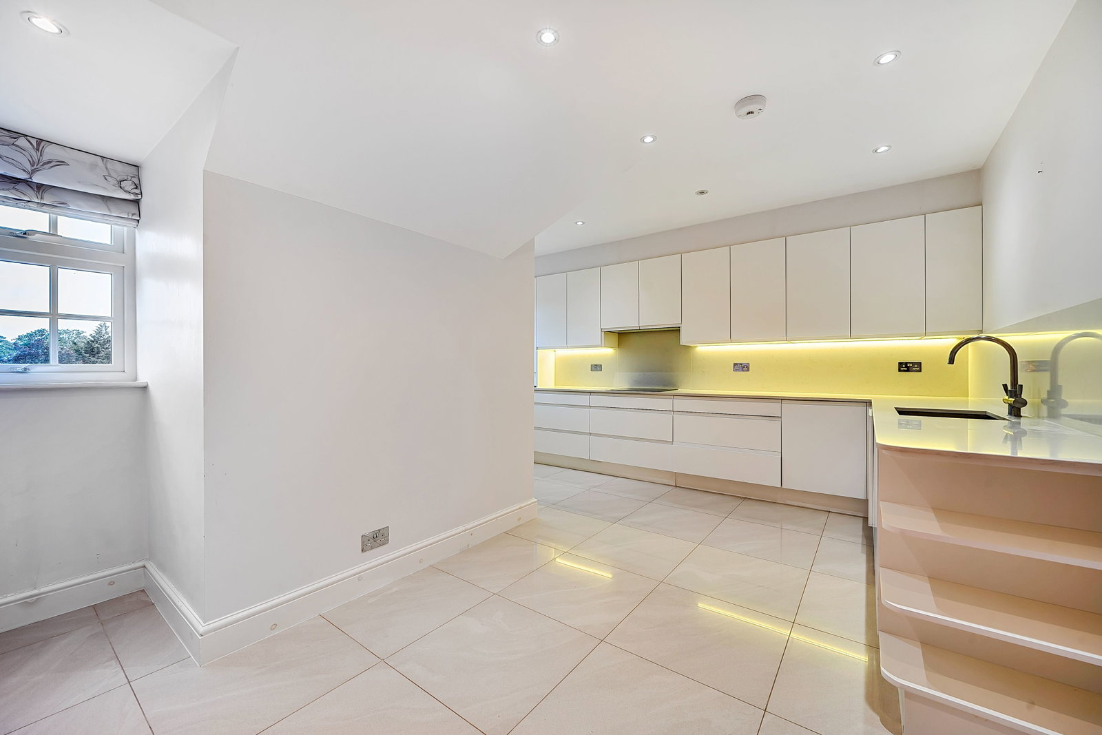 Flat for sale in Stanmore, Lancaster House, Park Lane, Stanmore, HA7