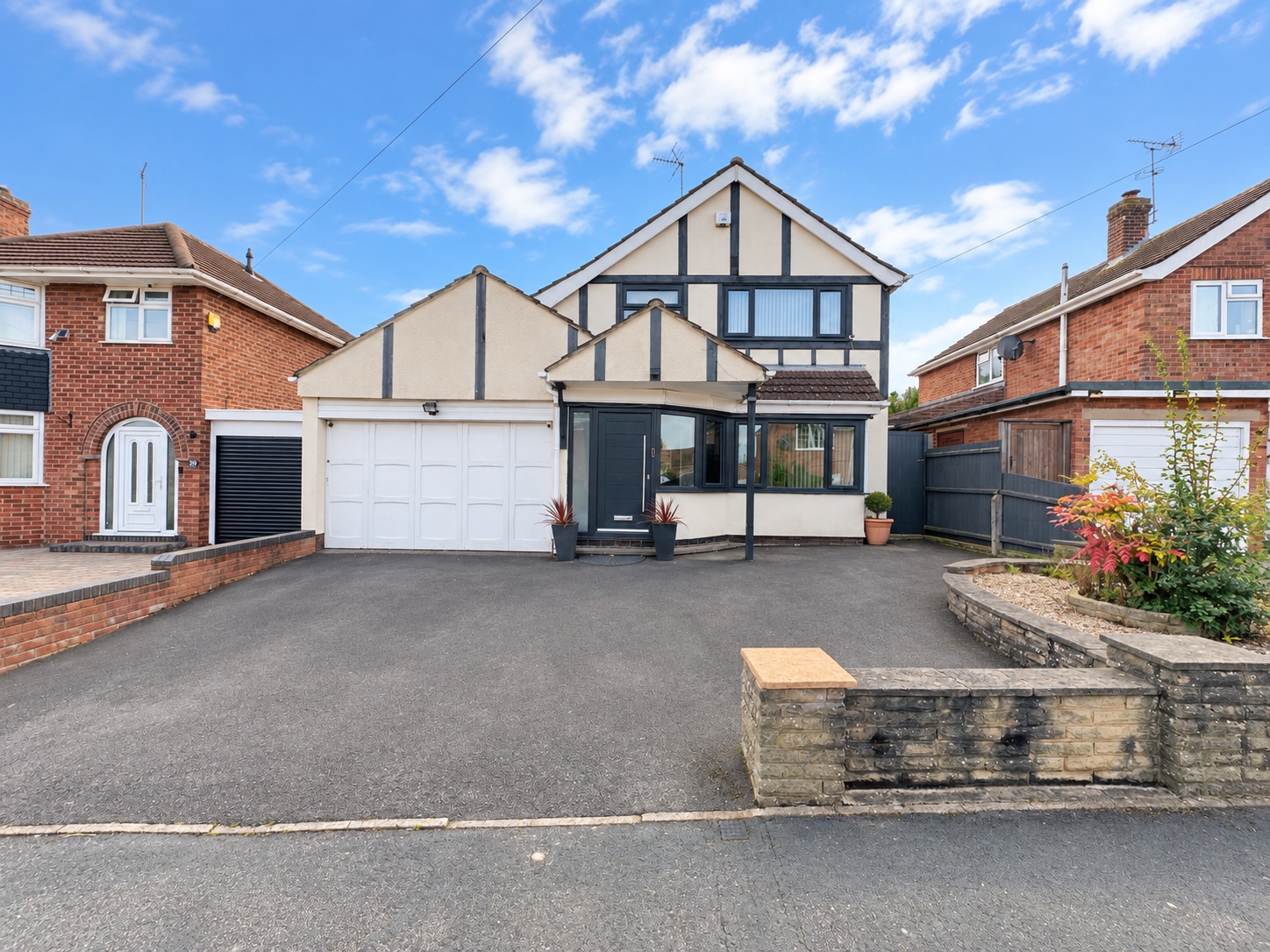 Detached House for sale in Leicester, The Osiers, Braunstone Town, Leicester, LE3 2XN