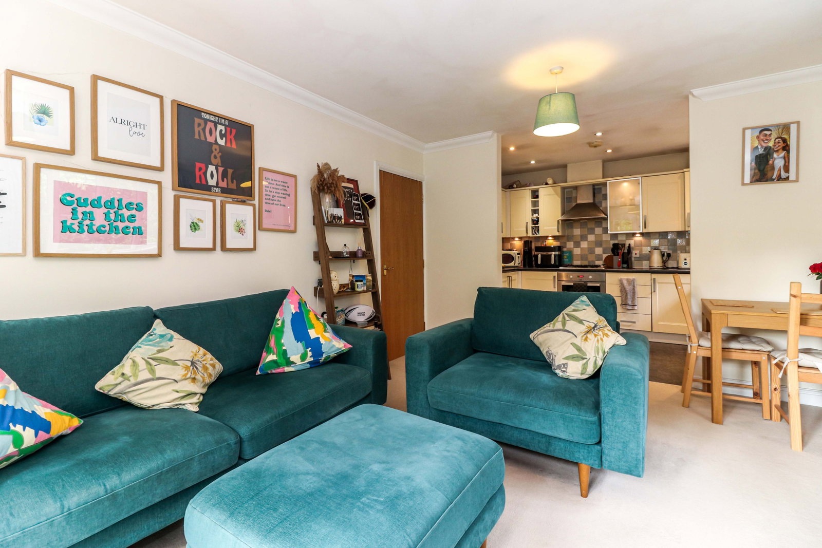 Flat for sale in Chesham, Farriers Way, Chesham, Buckinghamshire, HP5 2FE, 692 m²