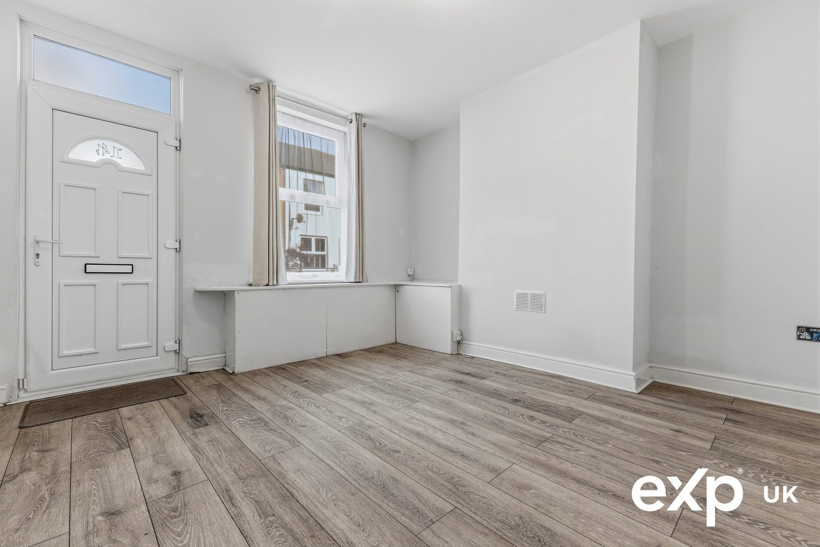 Terraced House for sale in Nottingham, Athorpe Grove, Nottingham, NG6 0AJ, 651 m²