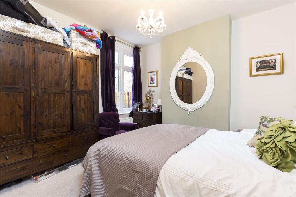Ground Floor Flat for sale in London, Bickley Street, Tooting, SW17, 711 m²
