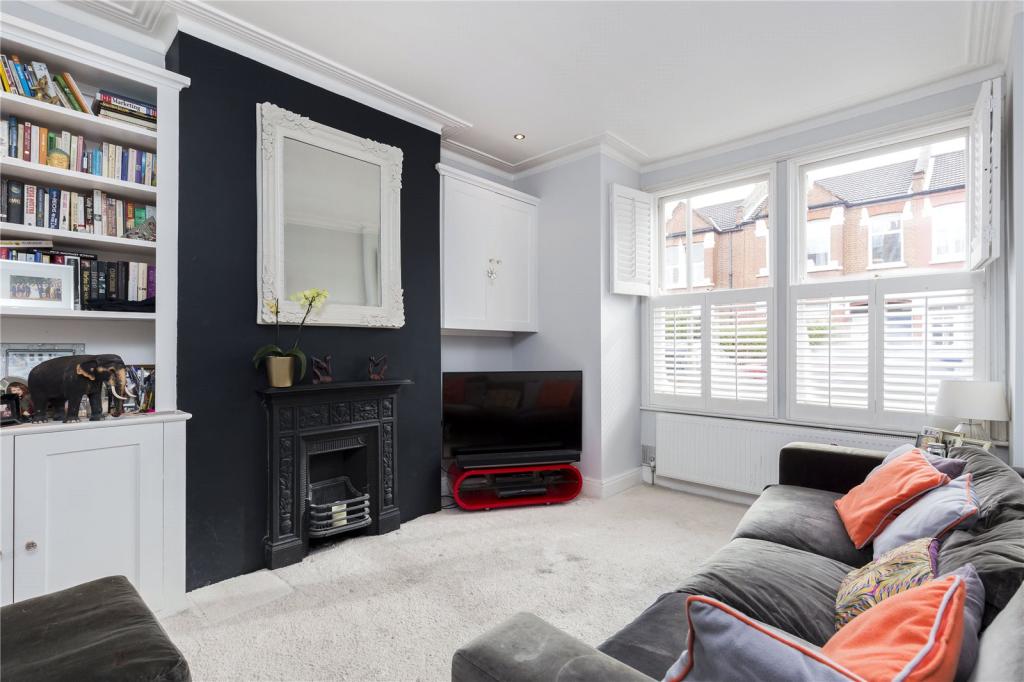 Ground Floor Flat for sale in London, Bickley Street, Tooting, SW17, 711 m²
