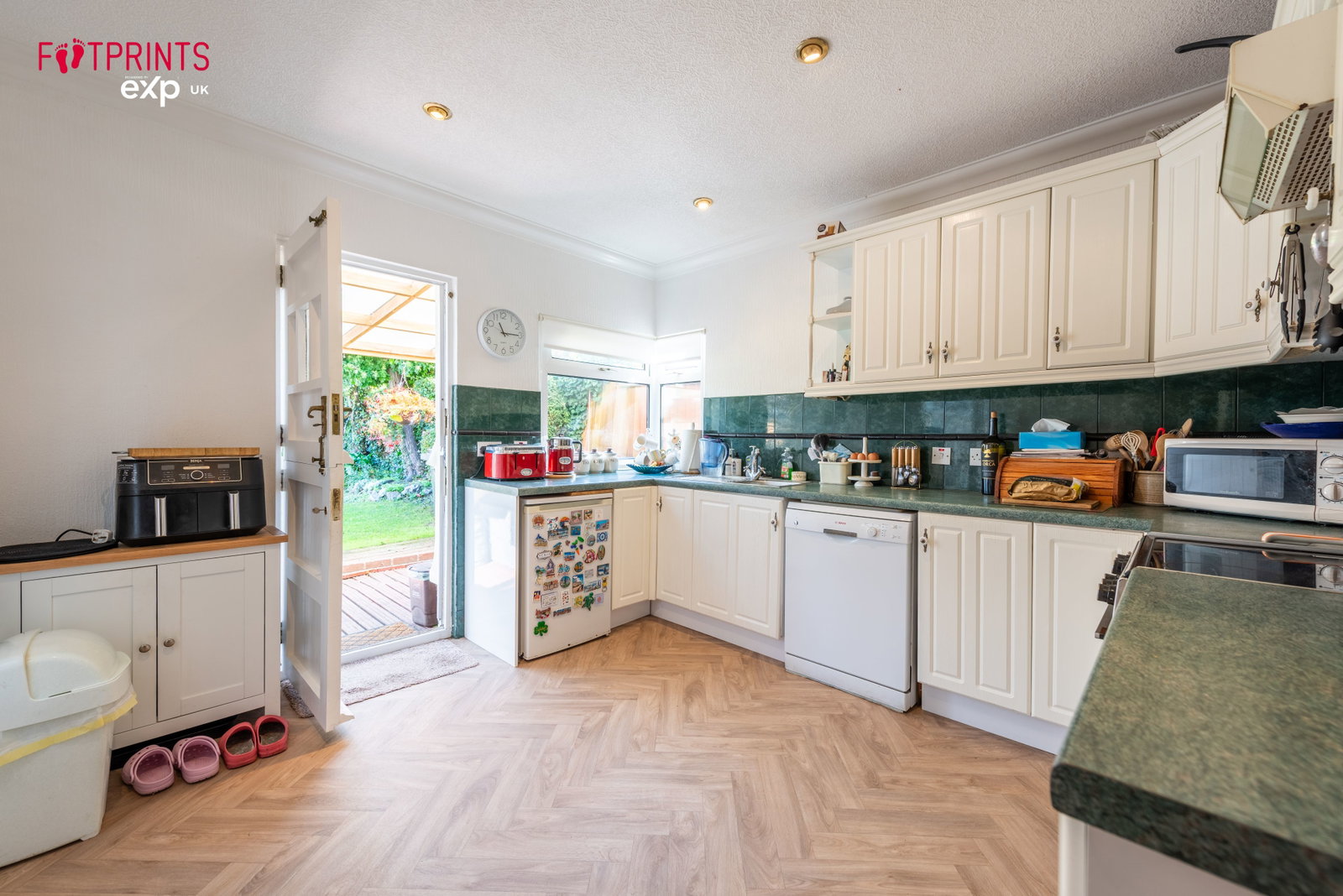 Semi Detached House for sale in Ramsgate, London Road, Ramsgate, CT11 0DR