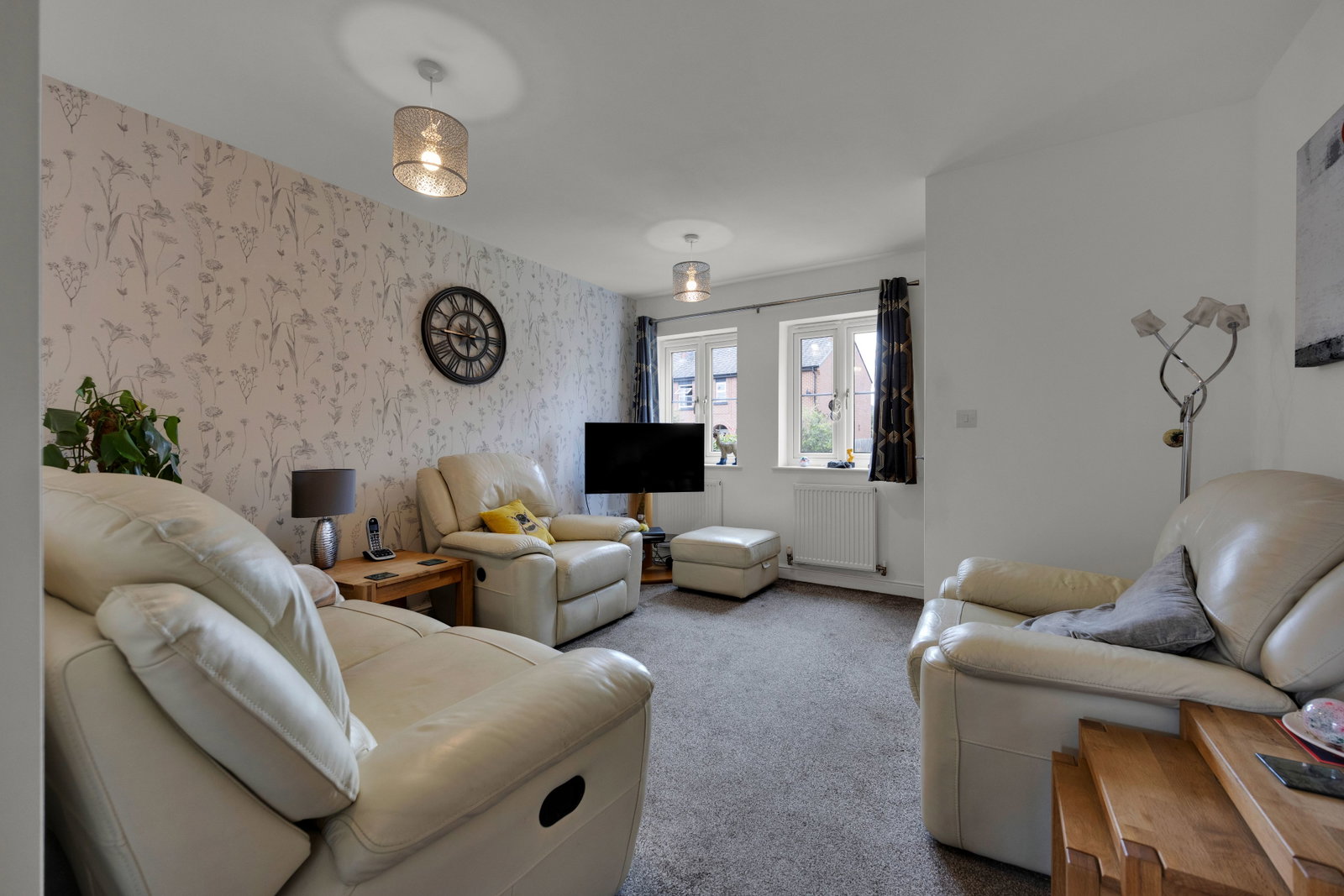 End Of Terrace House for sale in Sandbach, Bradwall Road, Sandbach