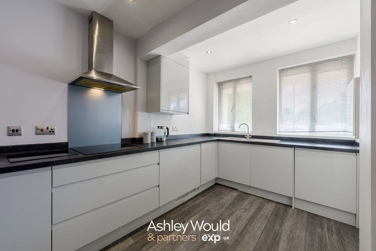 Semi Detached House for sale in Kingswinford, Earlswood Road, Kingswinford, DY6