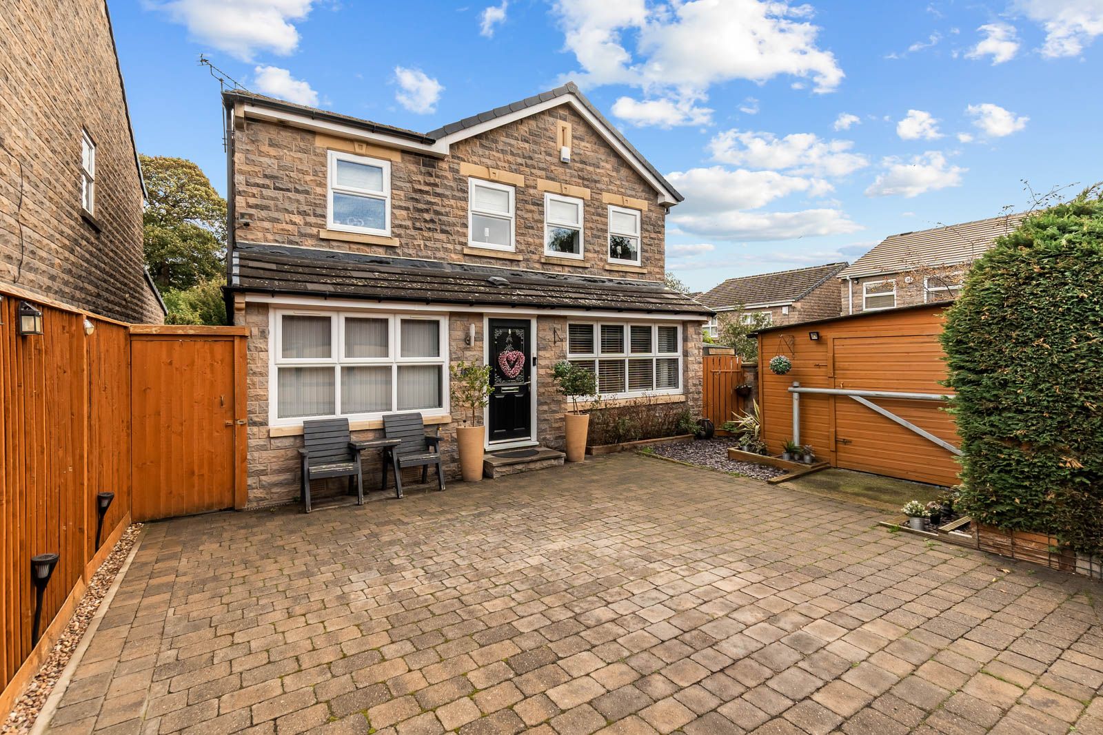 Detached House for sale in Bradford, Marquis Avenue, Oakenshaw