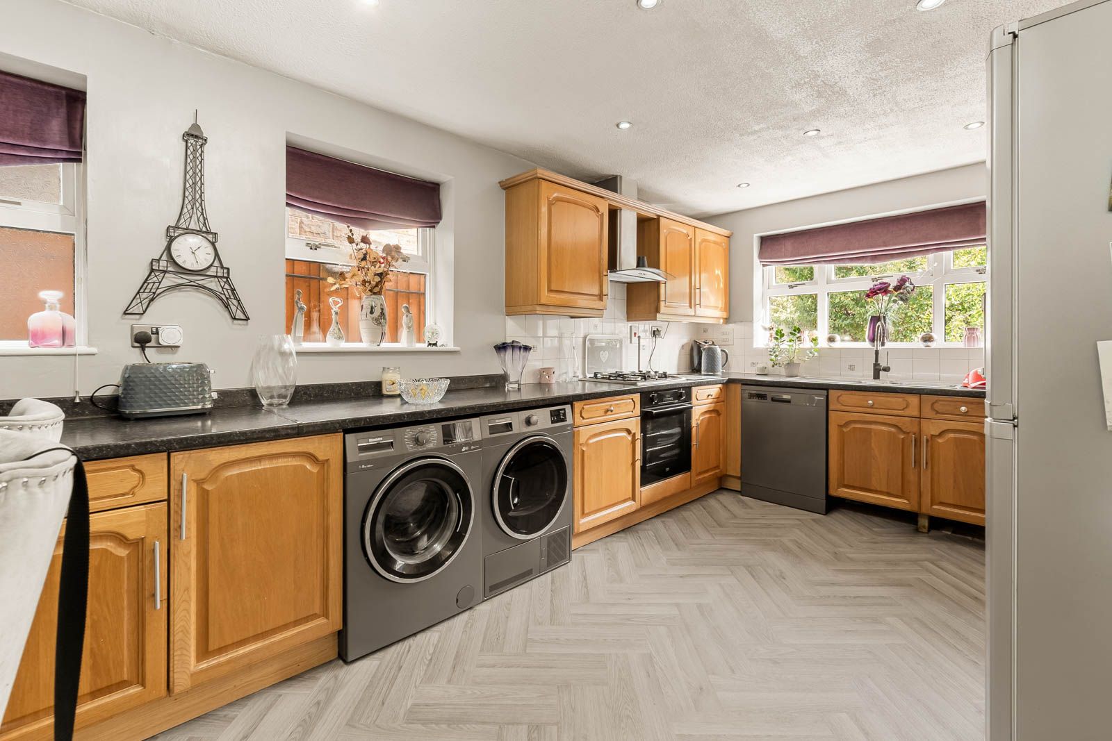 Detached House for sale in Bradford, Marquis Avenue, Oakenshaw