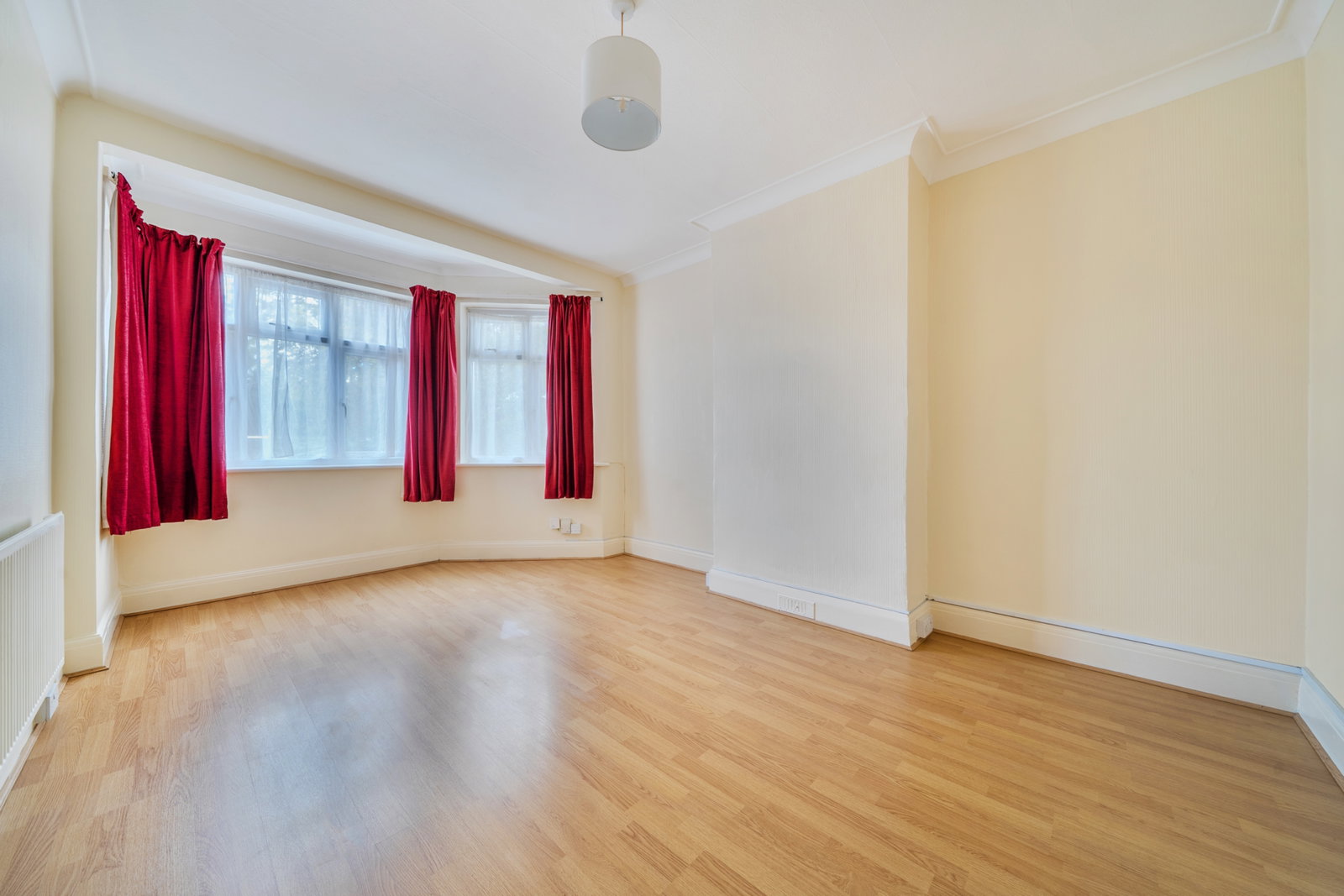 Terraced House for sale in London, Alliance Road, London, SE18 2BA