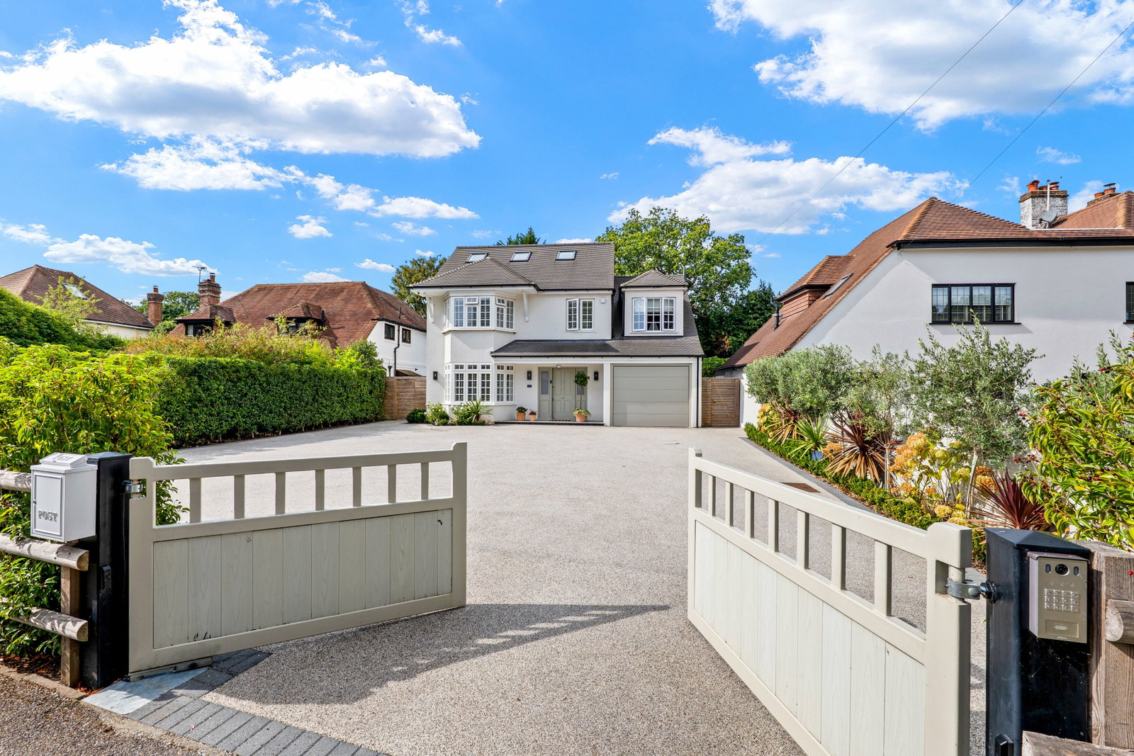 Detached House for sale in Tadworth, Tadorne Road, Tadworth, Surrey, KT20 5TD, 2698 m²