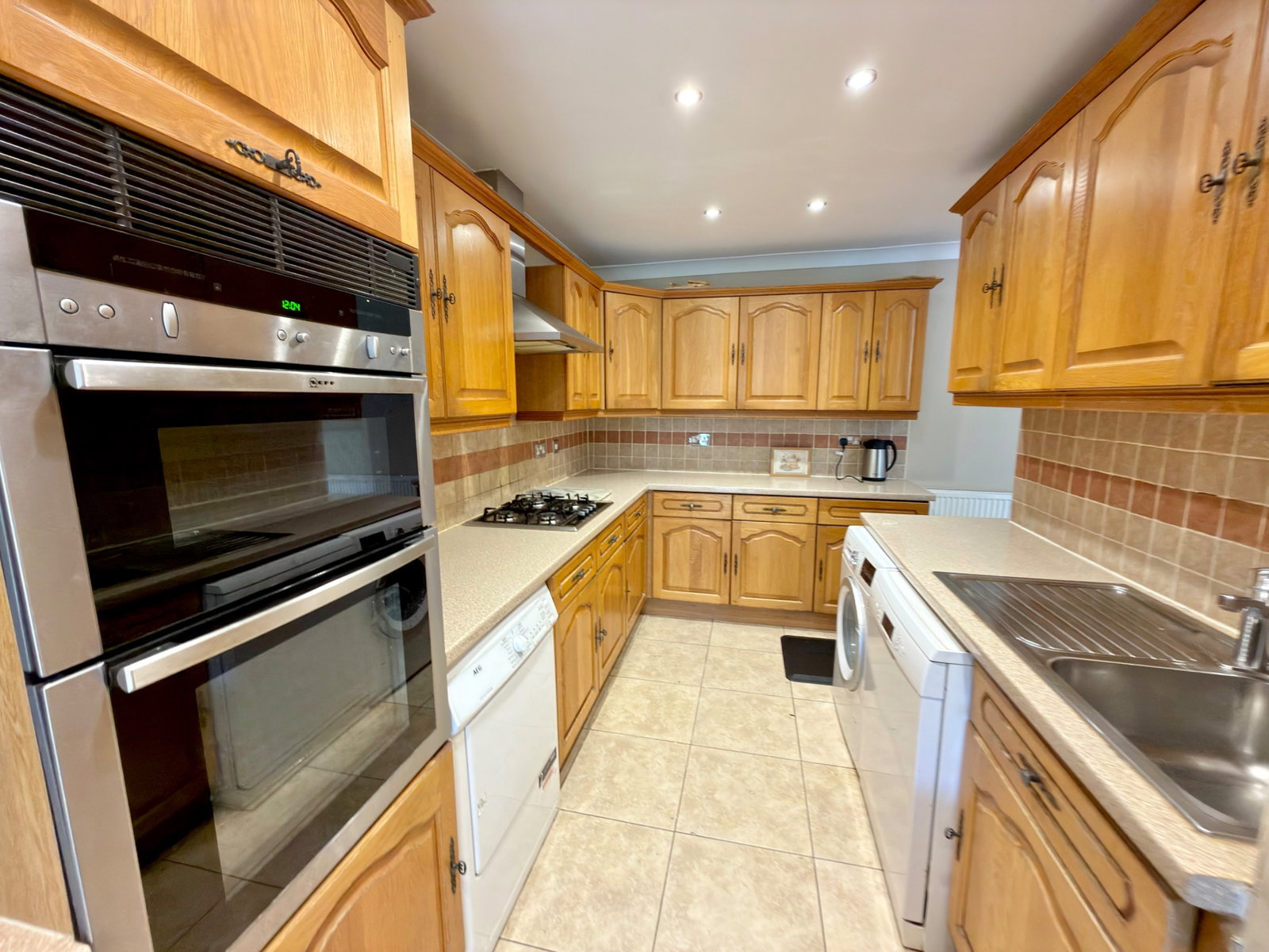 Detached House for sale in Harrow, Kynaston Wood, Harrow, HA3, 1857 m²
