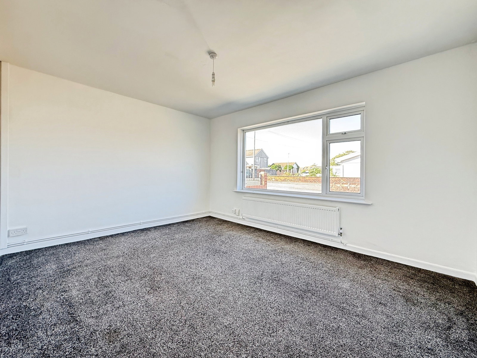 Semi Detached Bungalow for sale in Swansea, Heol Cae Globe, Loughor, Swansea, West Glamorgan SA4