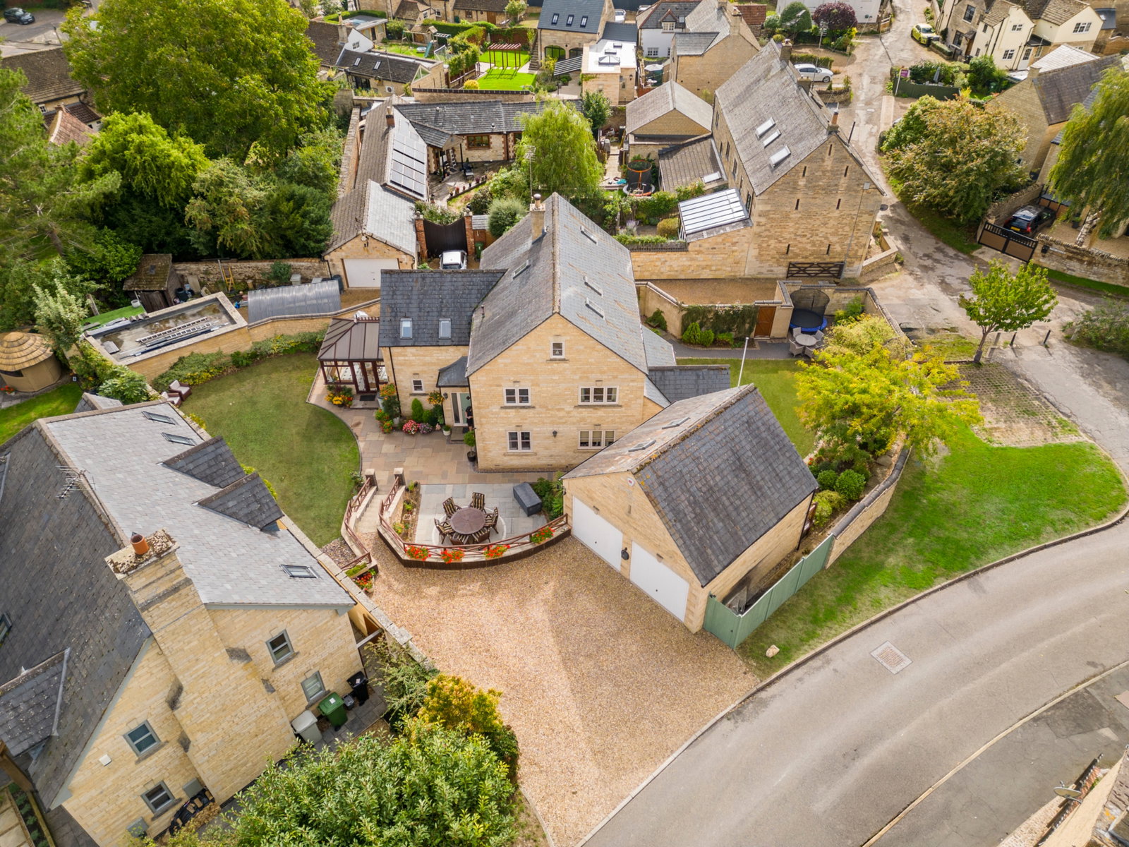 Detached House for sale in Stamford, Magnolia House, Ketton, 3380 m²