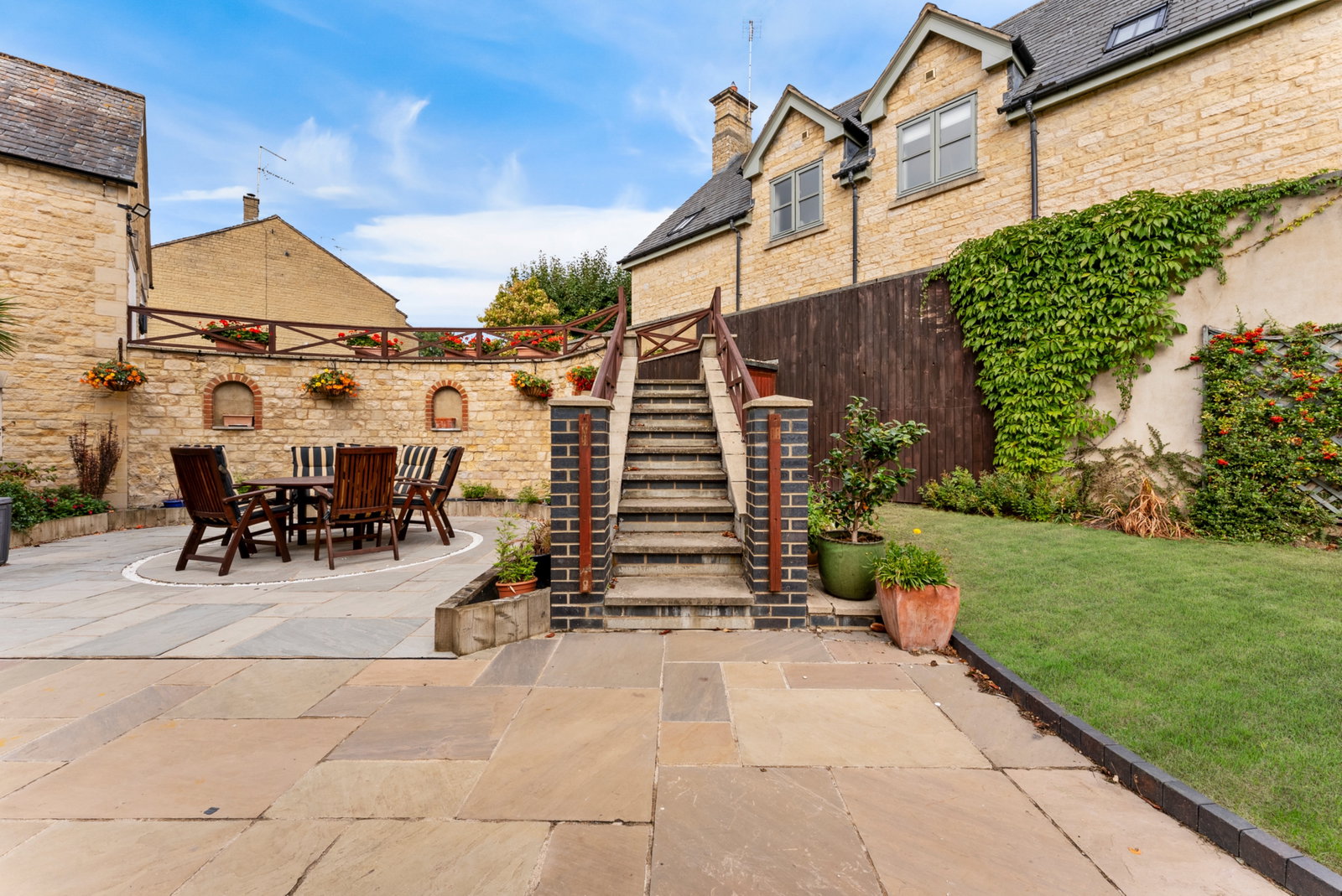 Detached House for sale in Stamford, Magnolia House, Ketton, 3380 m²