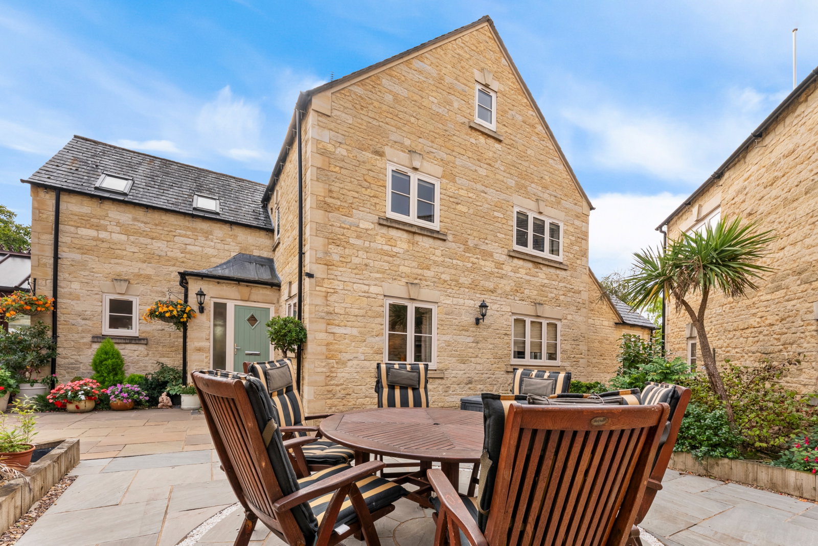 Detached House for sale in Stamford, Magnolia House, Ketton, 3380 m²