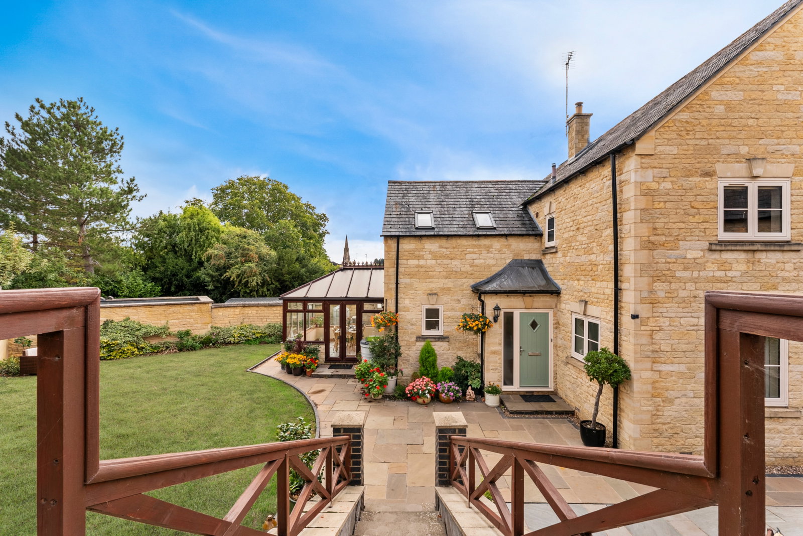 Detached House for sale in Stamford, Magnolia House, Ketton, 3380 m²