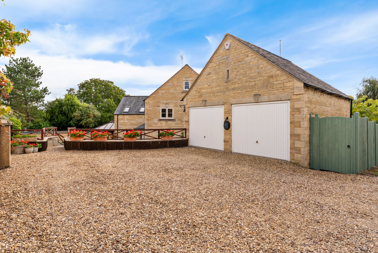 Detached House for sale in Stamford, Magnolia House, Ketton, 3380 m²