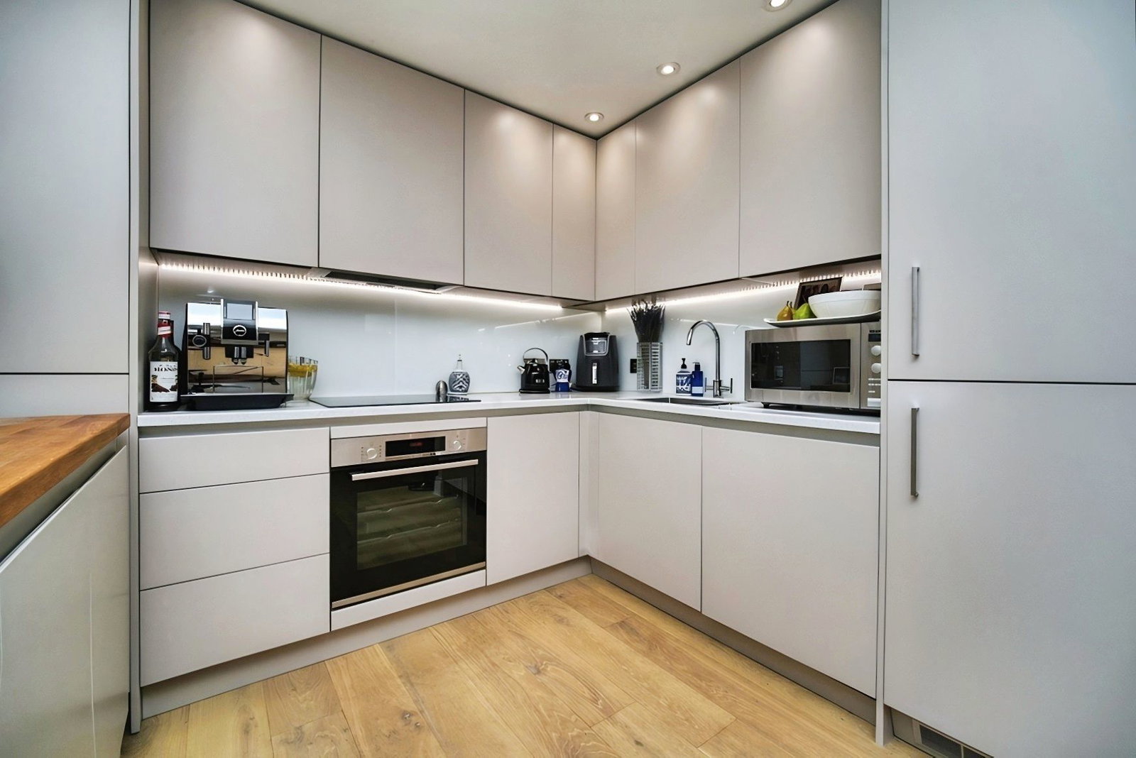 Apartment for sale in Henley-On-Thames, Gardiner Place, Henley-On-Thames, Oxfordshire, RG9 2FG, 1051 m²