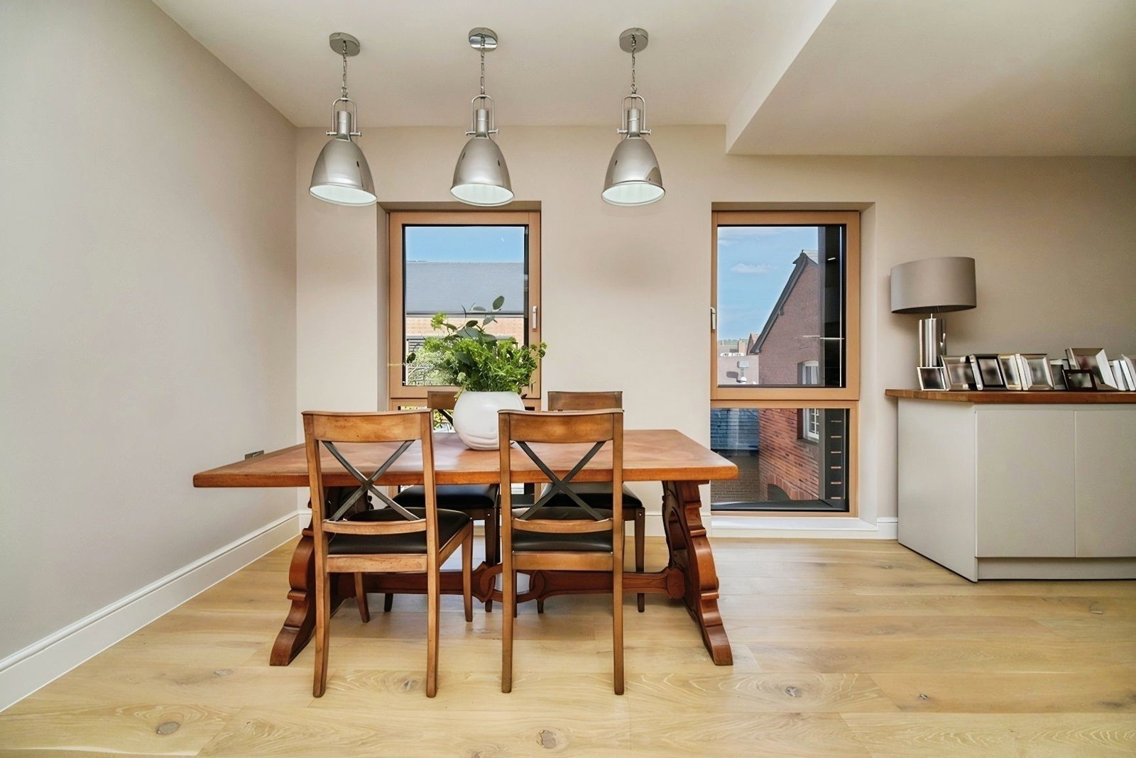 Apartment for sale in Henley-On-Thames, Gardiner Place, Henley-On-Thames, Oxfordshire, RG9 2FG, 1389 m²