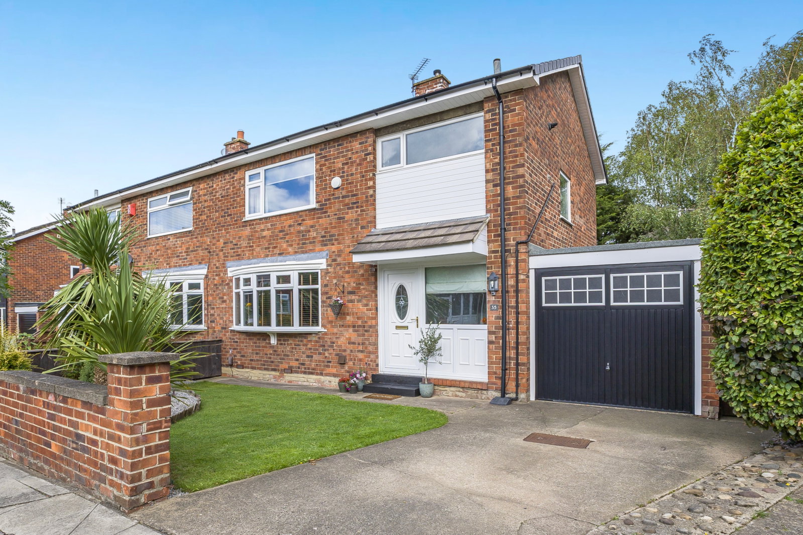 Semi Detached House for sale in Stockton-on-tees, Branksome Grove, Hartburn, 1305 m²