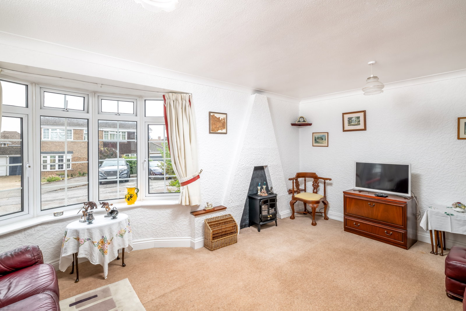Semi Detached House for sale in Leighton Buzzard, Manor Pound Road, Cheddington, Buckinghamshire, 952 m²