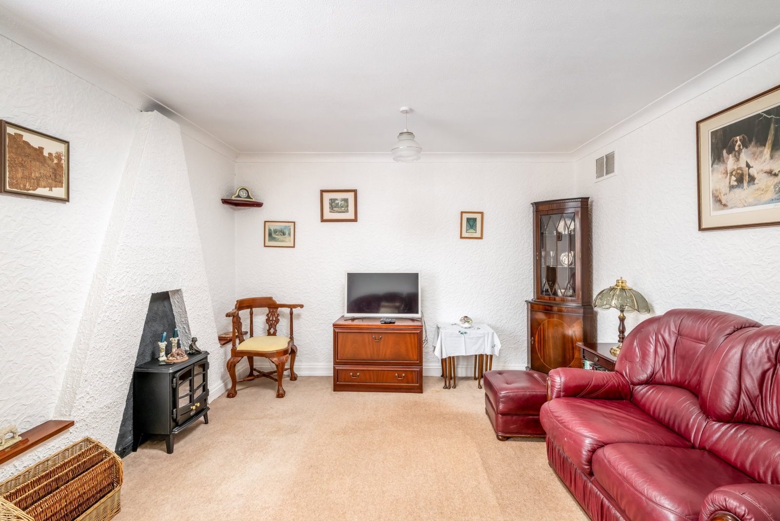 Semi Detached House for sale in Leighton Buzzard, Manor Pound Road, Cheddington, Buckinghamshire, 952 m²