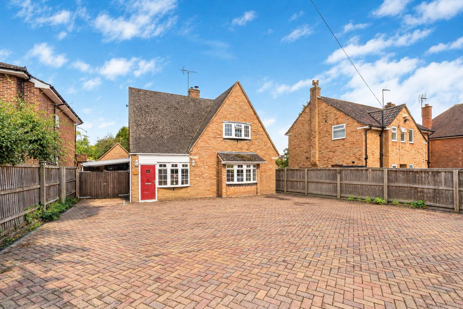 Detached House for sale in Gloucester, Tuffley Avenue, Gloucester, GL1 5