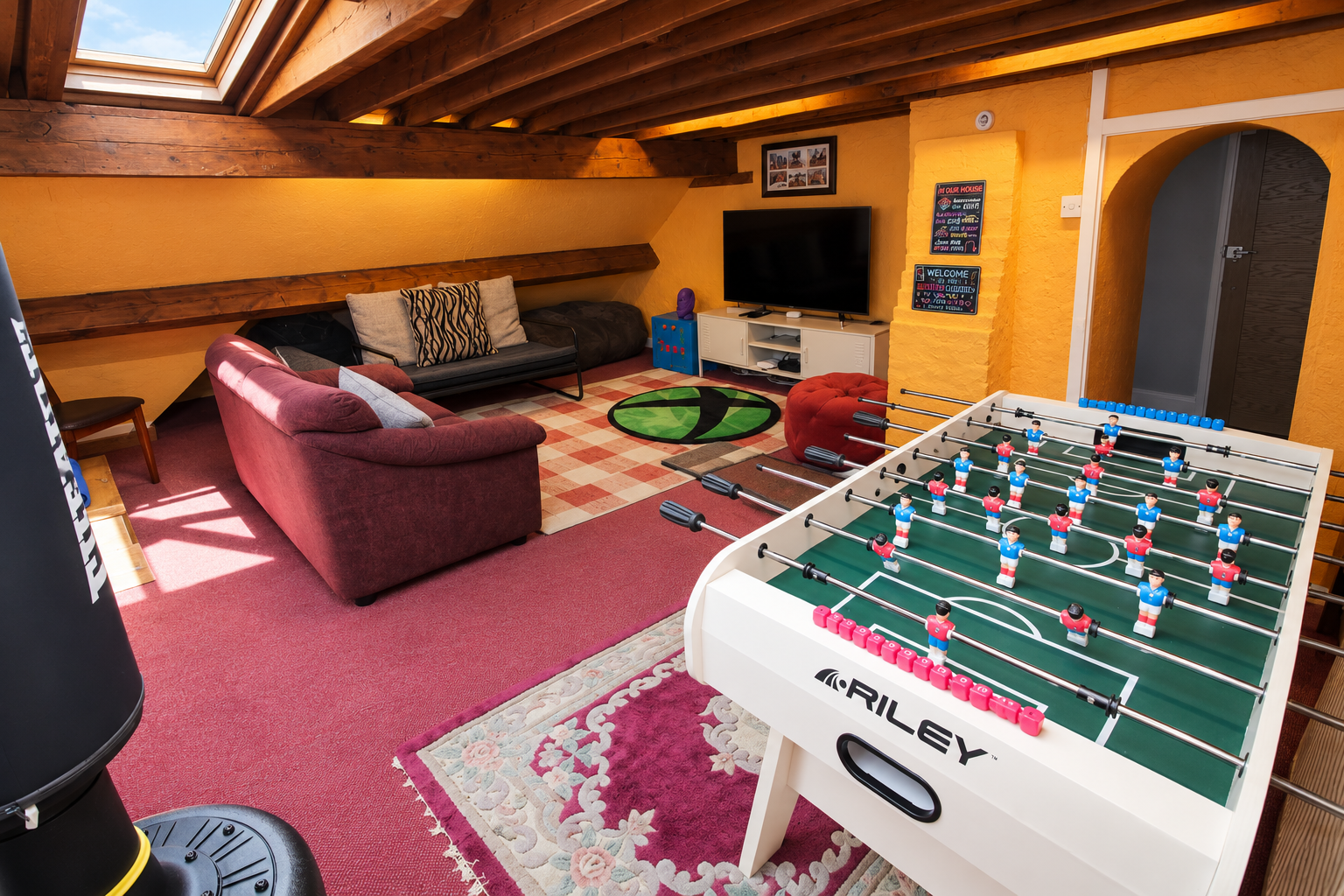 Apartment for sale in Pinner, Eastcote Place, Pinner, GREATER LONDON, HA5 2EL