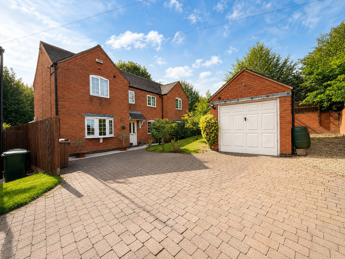 Detached House for sale in Swadlincote, Wood Farm Lane, Woodville