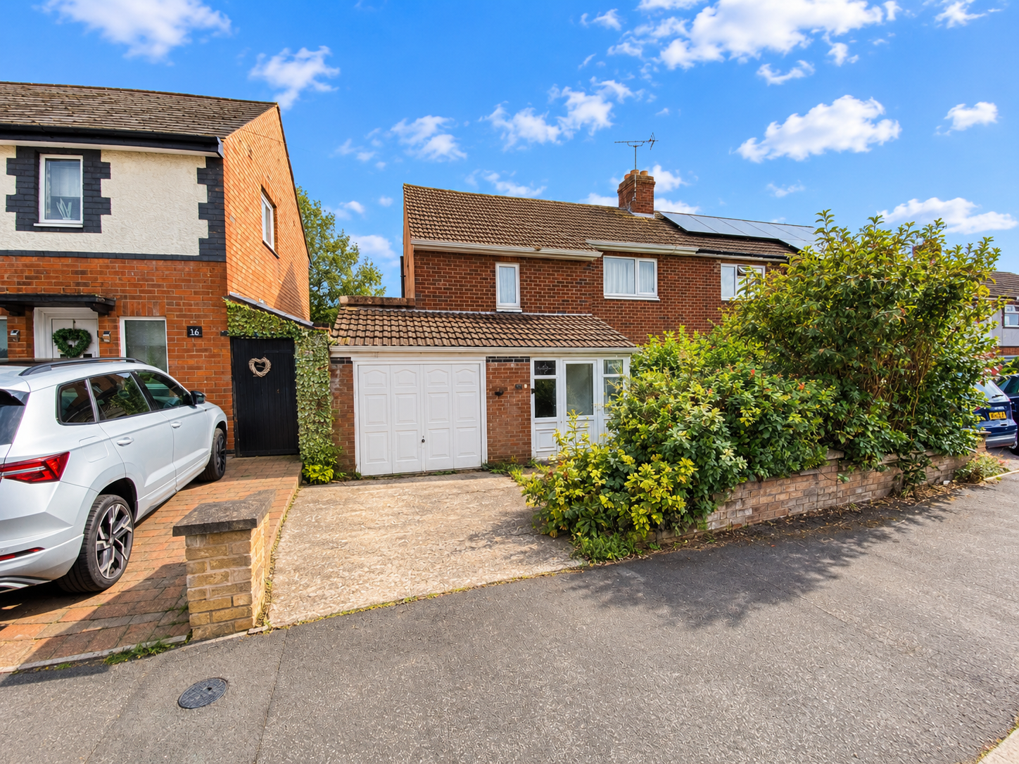Semi Detached House for sale in Leicester, Dunstall Avenue, Leicester, LE3 3DN