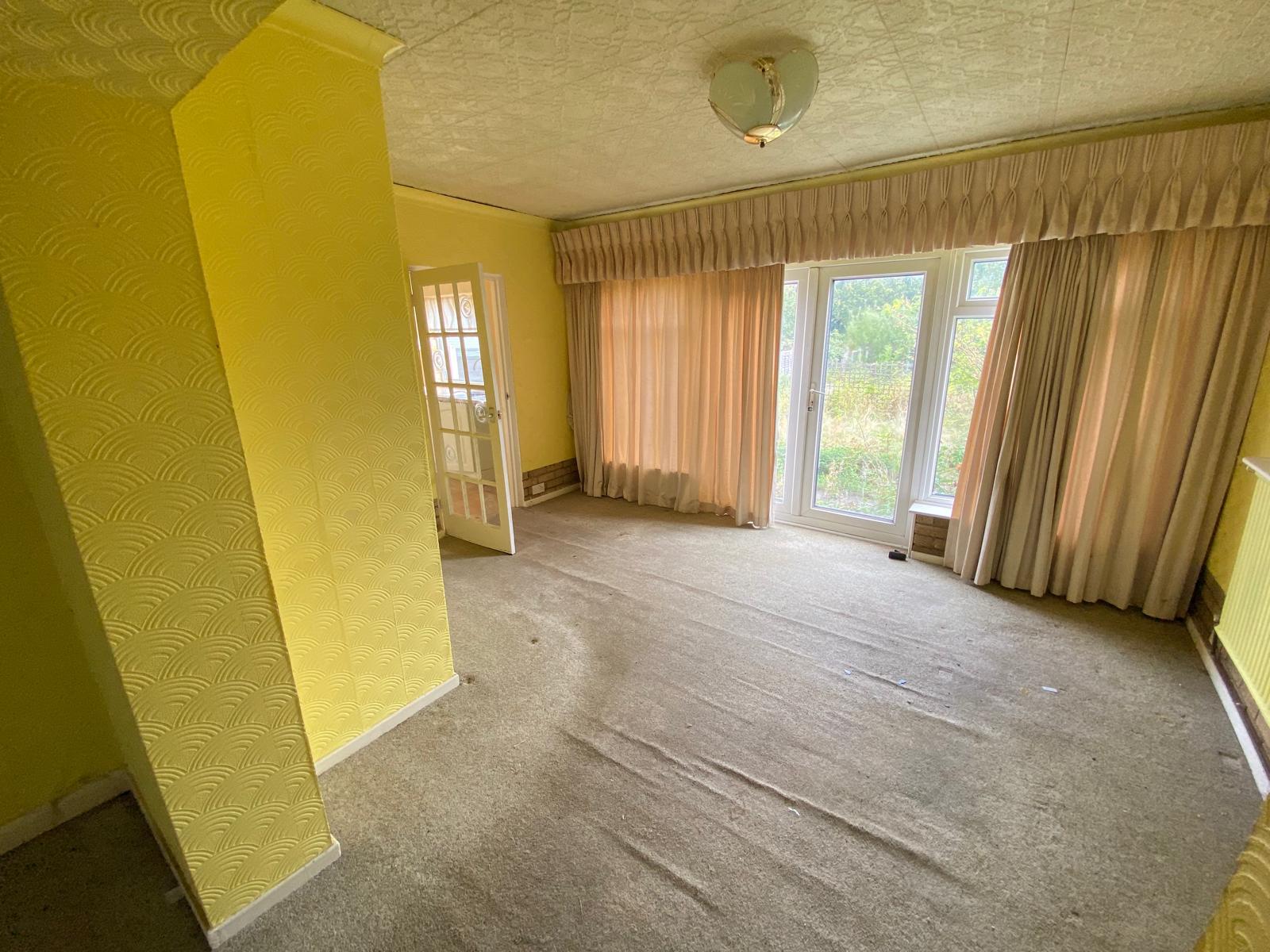 Semi Detached House for sale in Leicester, Dunstall Avenue, Leicester, LE3 3DN