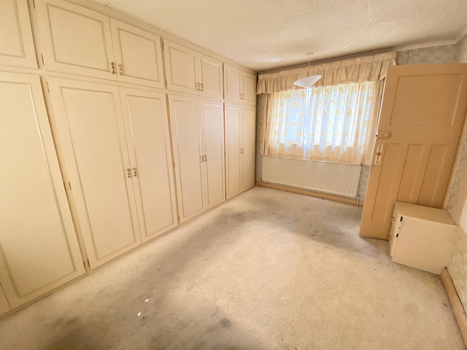 Semi Detached House for sale in Leicester, Dunstall Avenue, Leicester, LE3 3DN
