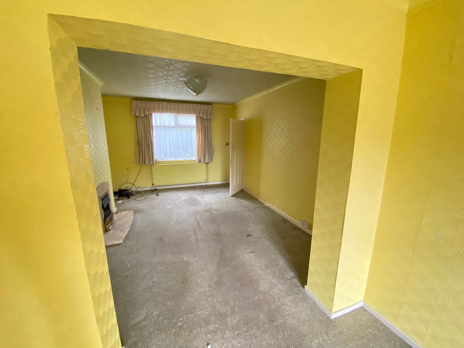 Semi Detached House for sale in Leicester, Dunstall Avenue, Leicester, LE3 3DN