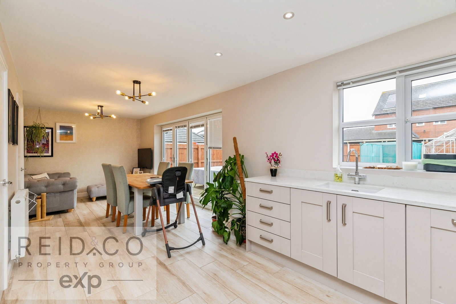 Detached House for sale in Preston, Redwood Drive, Cottam, Preston, PR4 0EX, 1729 m²
