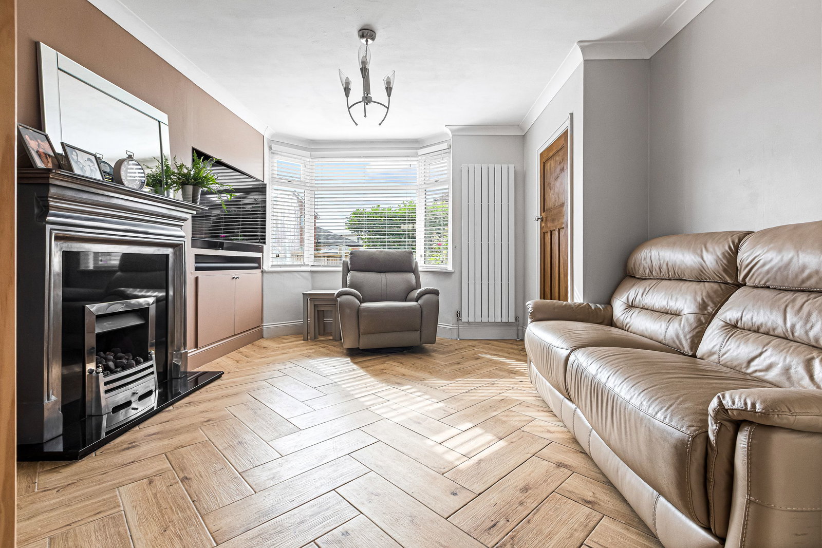 Semi Detached House for sale in Hinckley, Sunnydale Road, Hinckley, LE10 0PB, 983 m²