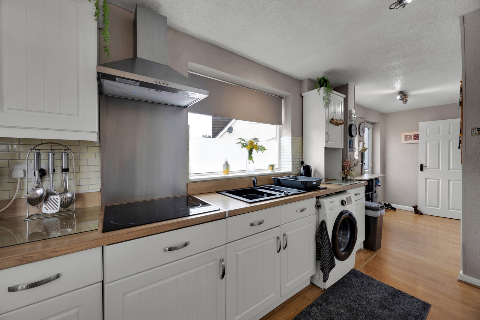 Semi Detached House for sale in Crewe, Sandylands Park, Wistaston, CW2 8HF, 1170 m²