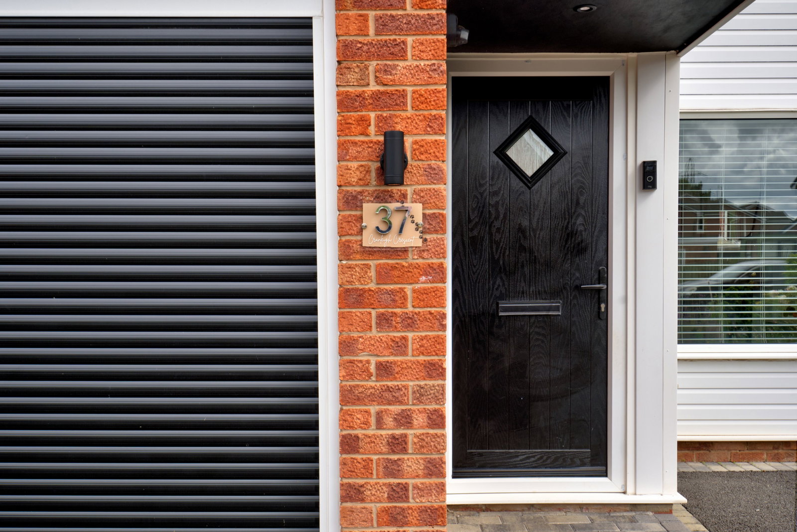 Semi Detached House for sale in Chester, 37 Cranleigh Crescent, Chester, CH1 5DR, 1012 m²