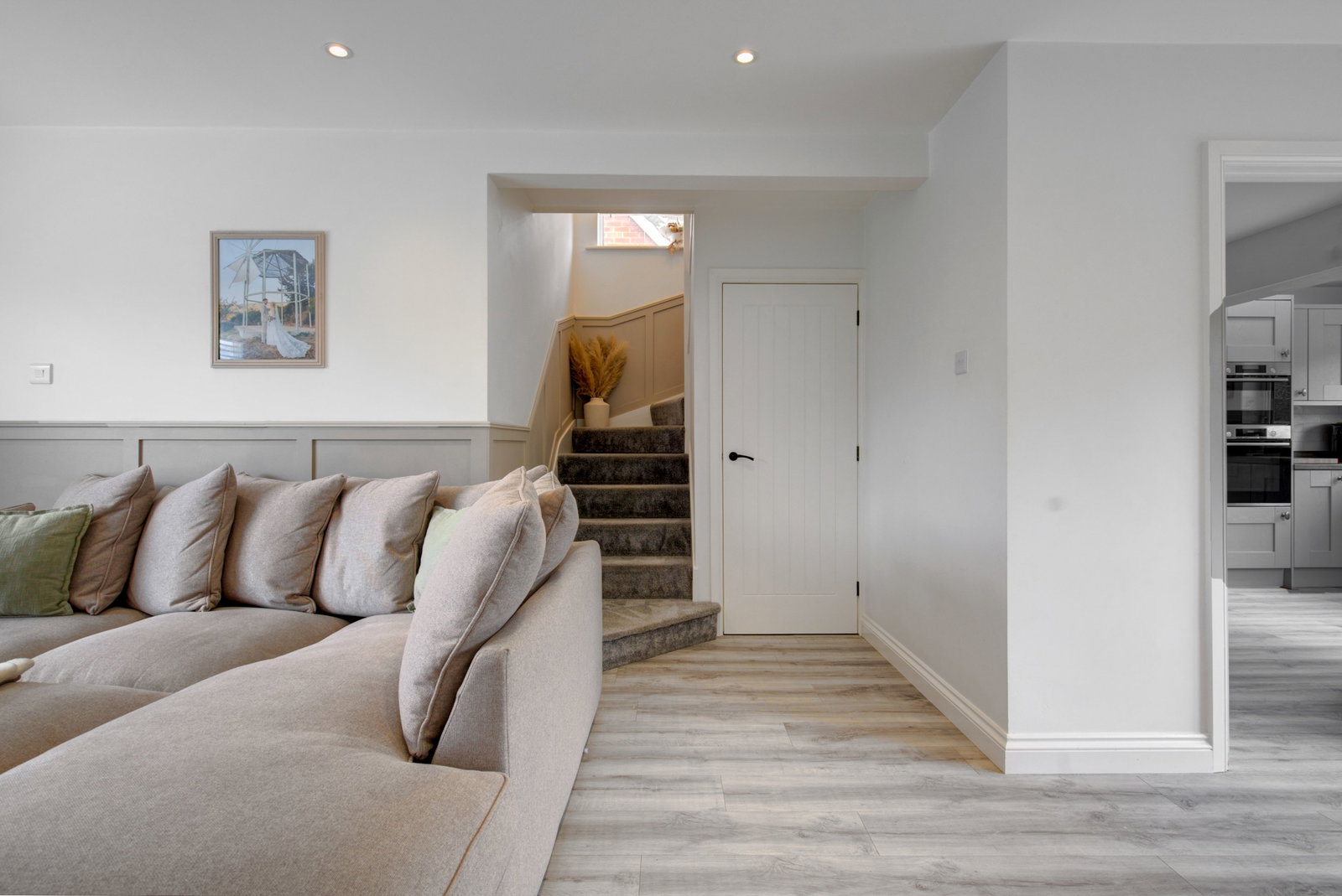 Semi Detached House for sale in Chester, 37 Cranleigh Crescent, Chester, CH1 5DR, 1012 m²