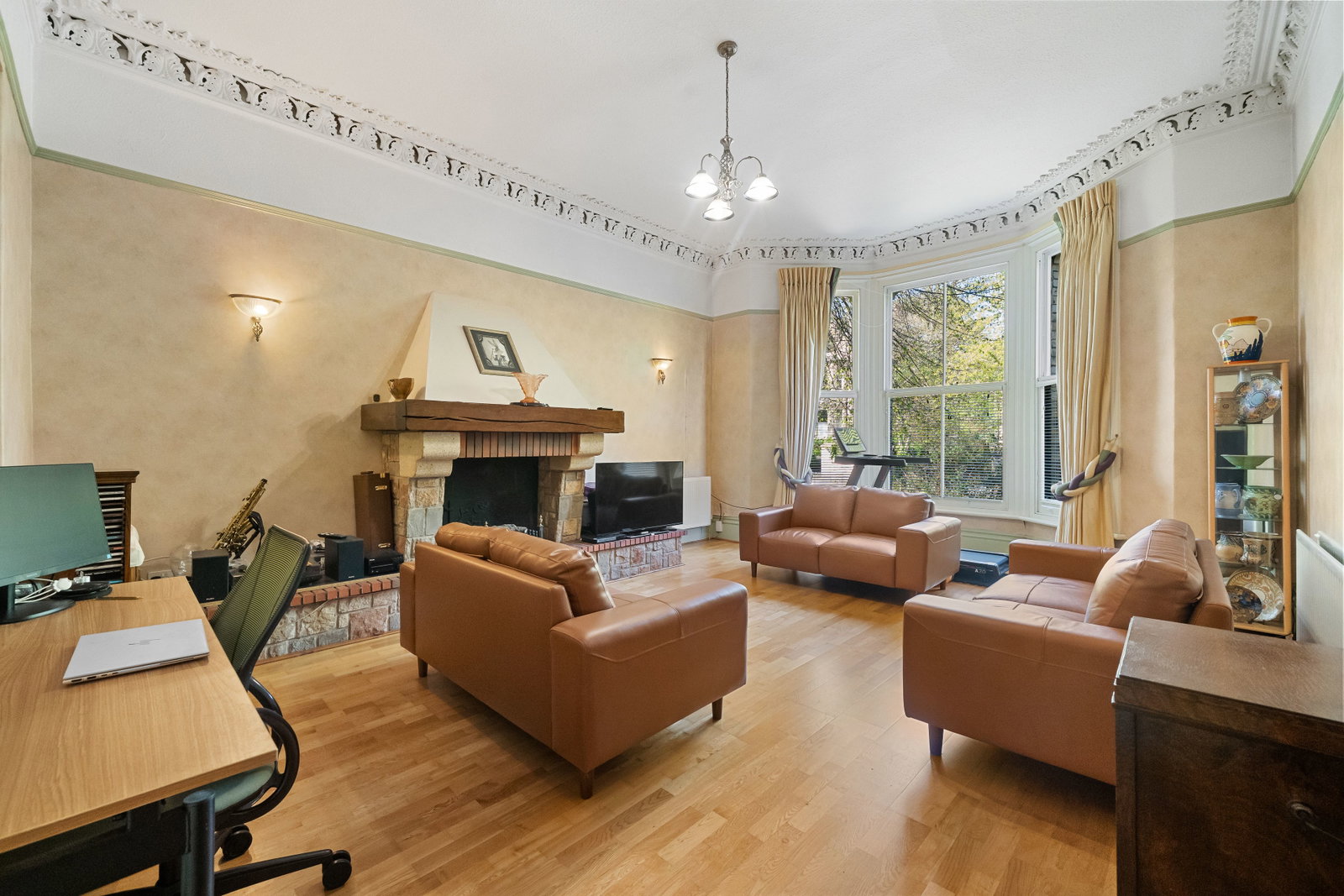 Semi Detached House for sale in Liverpool, Linnet Lane, Sefton Park, 5242 m²