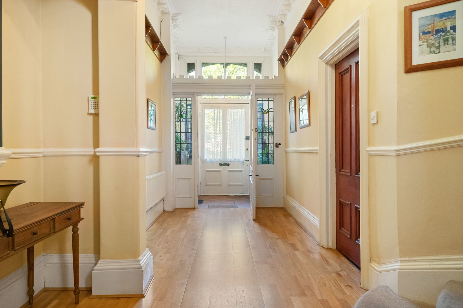 Semi Detached House for sale in Liverpool, Linnet Lane, Sefton Park, 5242 m²