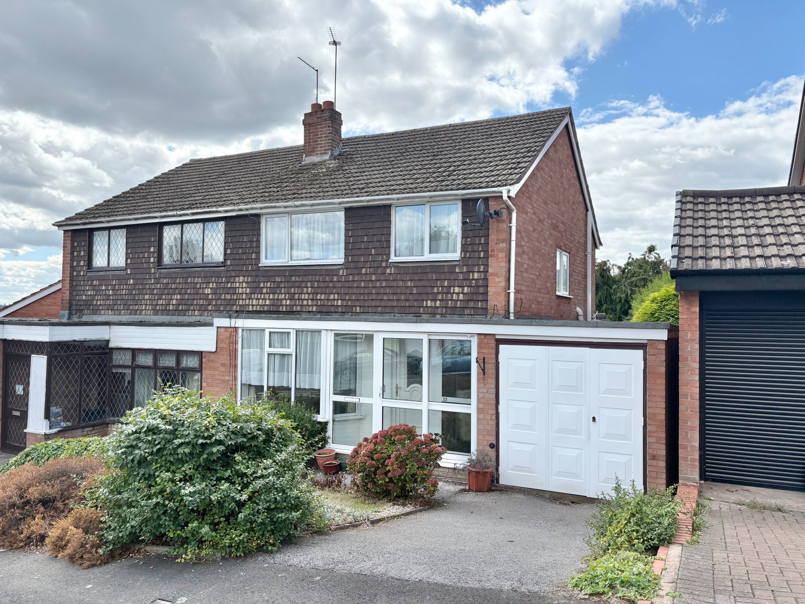 Semi Detached House for sale in Birmingham, Danford Way, Birmingham, B43 5JL