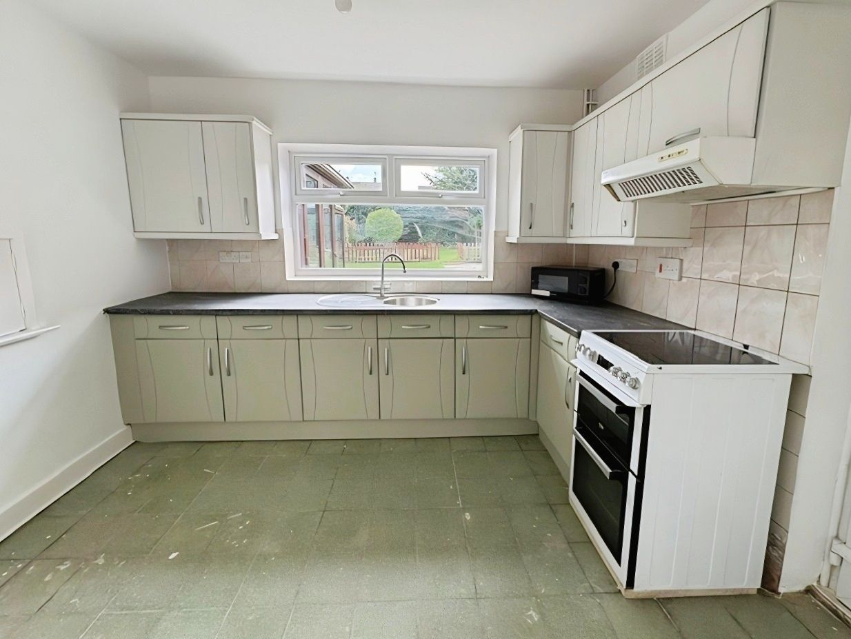 Semi Detached House for sale in Hinckley, Goosehills Road, Burbage, Hinckley, LE10 2RY