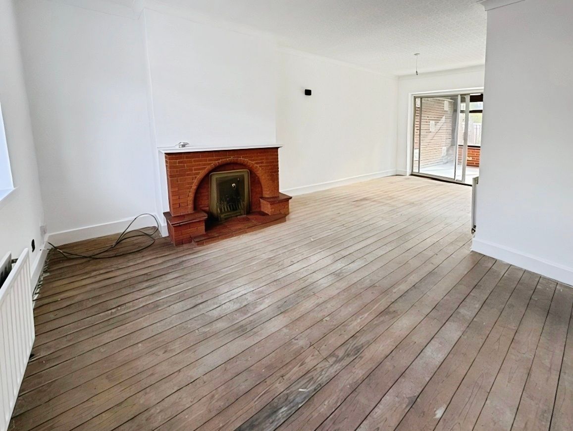 Semi Detached House for sale in Hinckley, Goosehills Road, Burbage, Hinckley, LE10 2RY