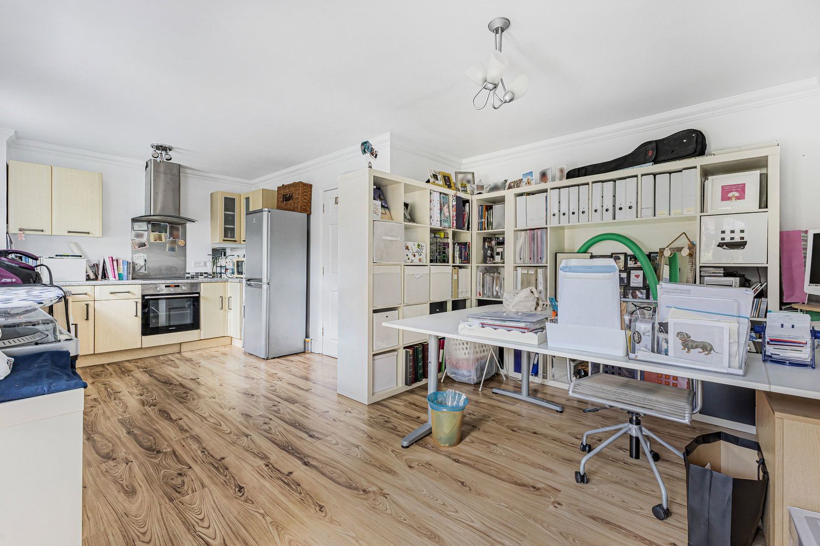 Semi Detached House for sale in West Malling, Greensleeves Way, Kings Hill, West Malling, 1900 m²